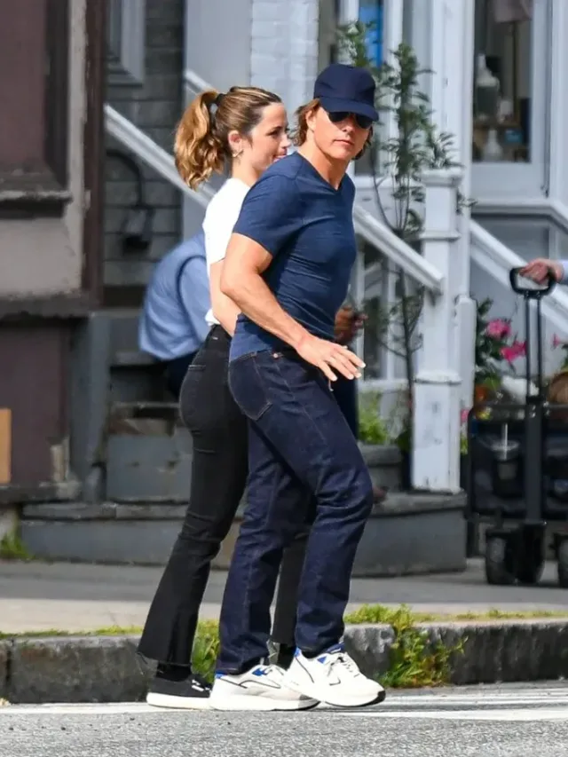 Tom Cruise and Ana de Armas are  in love !!